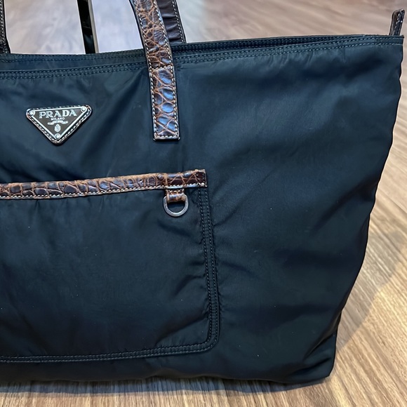 A15- ๐ฏ % authentic Prada shoulder bag - Picture 7 of 16